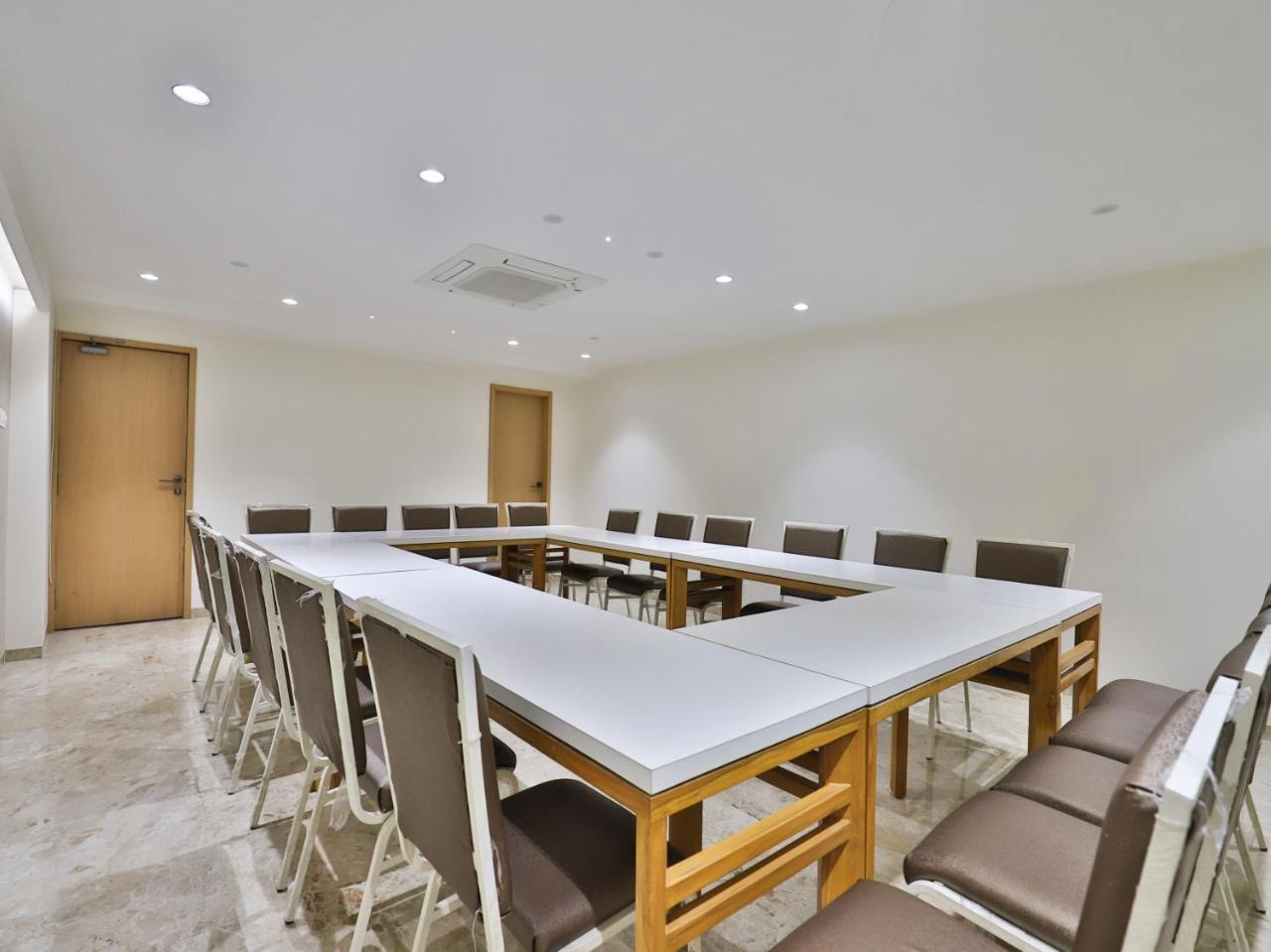 Oyo 4161 Hotel Shailly Inn Ahmedabad Extérieur photo